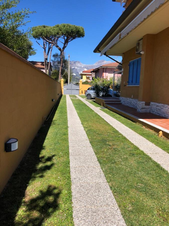 Casa Vacanze Sunflower Carrara Exterior foto