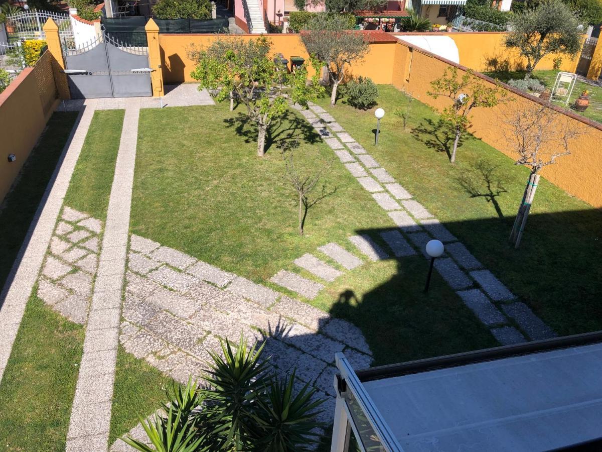 Casa Vacanze Sunflower Carrara Exterior foto