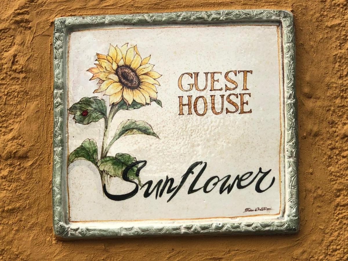 Casa Vacanze Sunflower Carrara Exterior foto